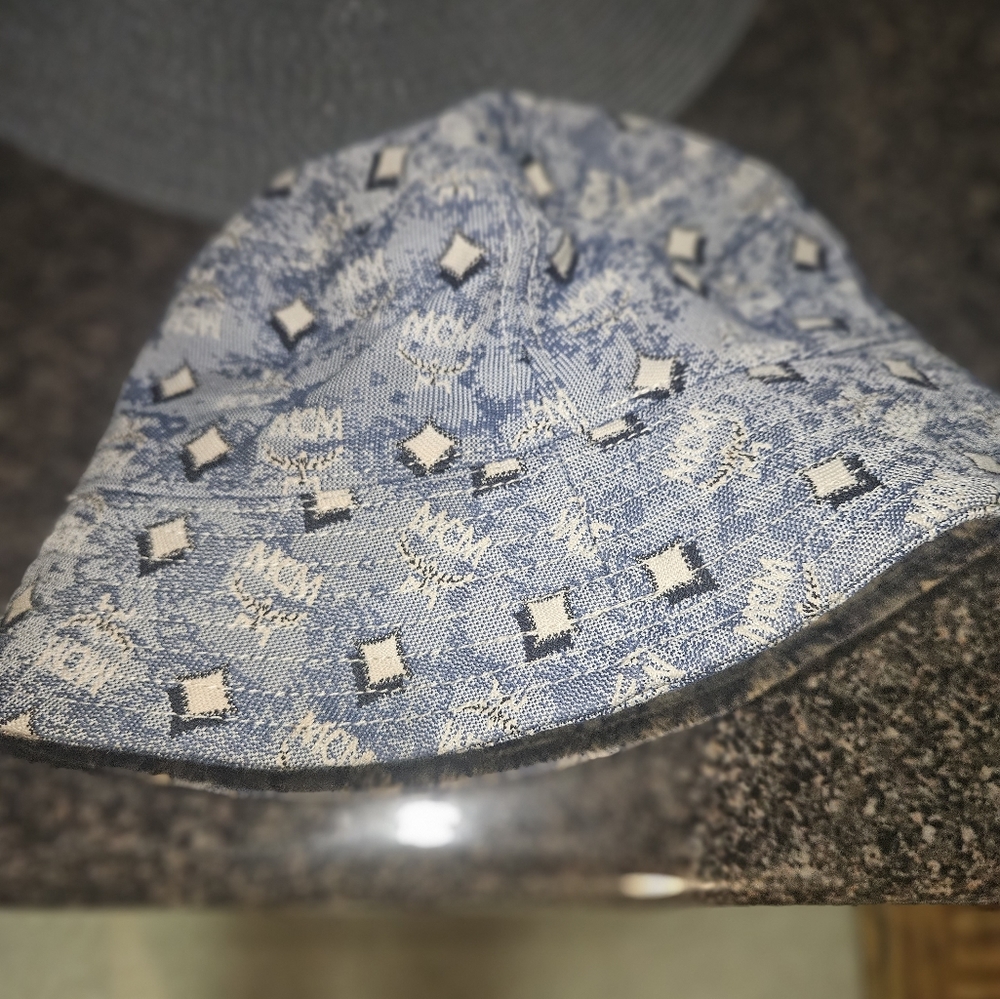 MCM BUCKET HAT